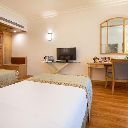 The Orchid Hotel Mumbai Vile Parle Luaran gambar A room at the Taj Bengal